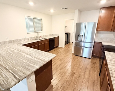 18293 N Clarence Lane - Photo Thumbnail 6