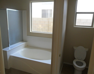 12547 W Glenrosa Drive - Photo Thumbnail 7