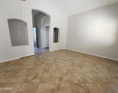12547 W Glenrosa Drive - Photo Thumbnail 5