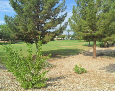 12547 W Glenrosa Drive - Photo Thumbnail 9