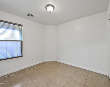 15110 N 140th Avenue - Photo Thumbnail 16