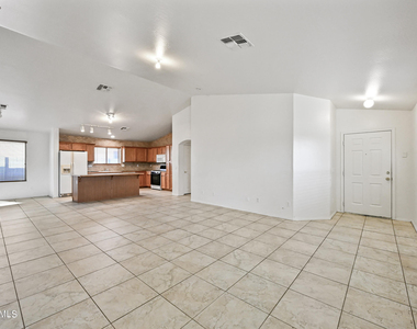 15110 N 140th Avenue - Photo Thumbnail 2