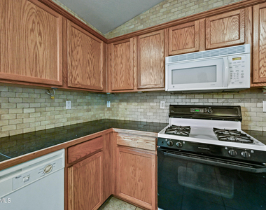15110 N 140th Avenue - Photo Thumbnail 7