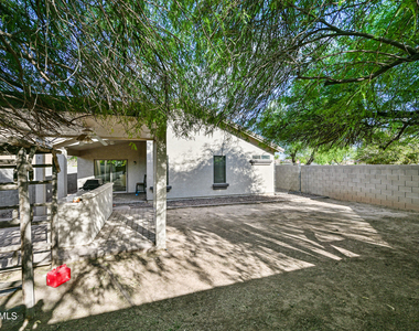 15110 N 140th Avenue - Photo Thumbnail 22