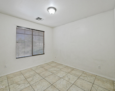 15110 N 140th Avenue - Photo Thumbnail 17