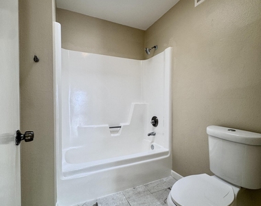 606 S Evergreen Road - Photo Thumbnail 12