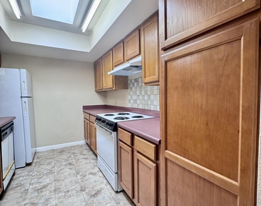 606 S Evergreen Road - Photo Thumbnail 5