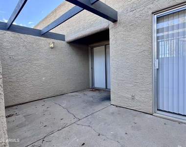 2511 E 5th Place - Photo Thumbnail 14