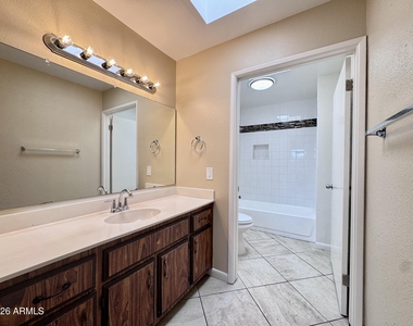 2511 E 5th Place - Photo Thumbnail 12