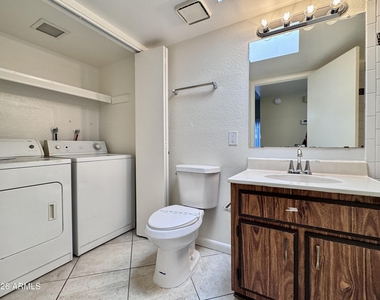 2511 E 5th Place - Photo Thumbnail 8