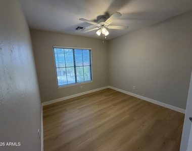 7819 S 22nd Lane - Photo Thumbnail 29