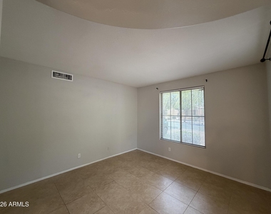 7819 S 22nd Lane - Photo Thumbnail 6
