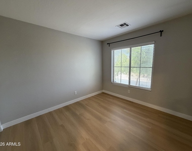 7819 S 22nd Lane - Photo Thumbnail 26