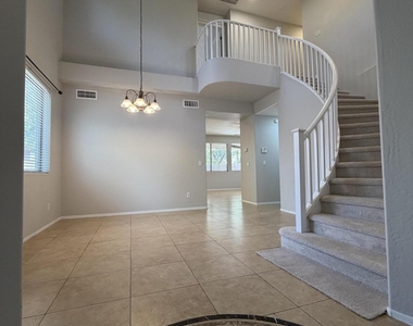7819 S 22nd Lane - Photo Thumbnail 2