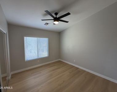 7819 S 22nd Lane - Photo Thumbnail 32