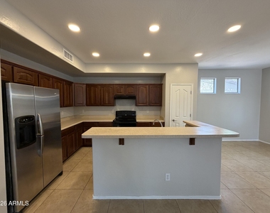 7819 S 22nd Lane - Photo Thumbnail 9