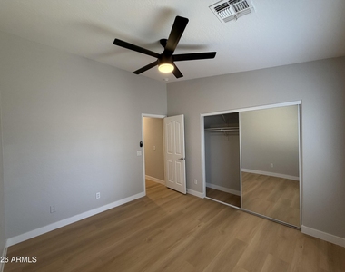 7819 S 22nd Lane - Photo Thumbnail 33