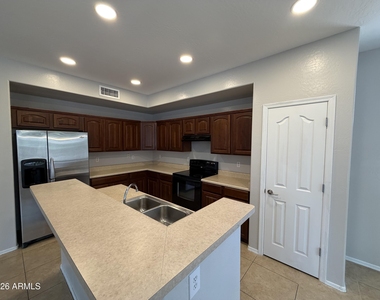 7819 S 22nd Lane - Photo Thumbnail 10