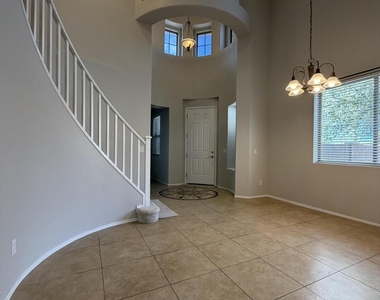 7819 S 22nd Lane - Photo Thumbnail 4