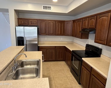 7819 S 22nd Lane - Photo Thumbnail 11