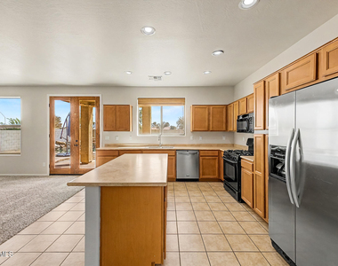 15437 W Monterosa Street - Photo Thumbnail 7