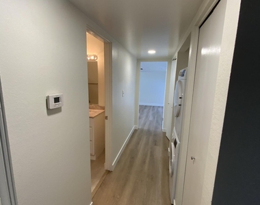 2614 N 46th Street - Photo Thumbnail 6