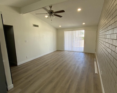 2614 N 46th Street - Photo Thumbnail 3