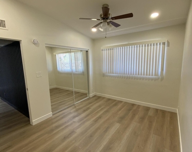 2614 N 46th Street - Photo Thumbnail 7