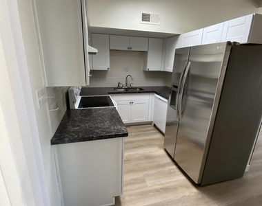 2614 N 46th Street - Photo Thumbnail 5