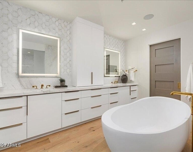 6587 N Palmeraie Boulevard - Photo Thumbnail 21