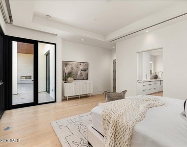 6587 N Palmeraie Boulevard - Photo Thumbnail 20