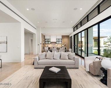 6587 N Palmeraie Boulevard - Photo Thumbnail 14