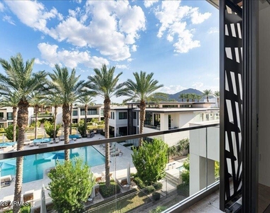 6587 N Palmeraie Boulevard - Photo Thumbnail 4