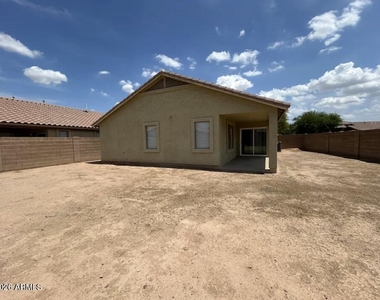 2122 S 114th Avenue - Photo Thumbnail 6