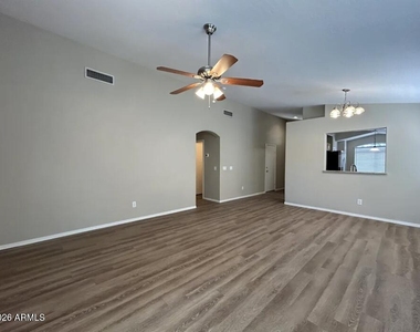 2122 S 114th Avenue - Photo Thumbnail 1