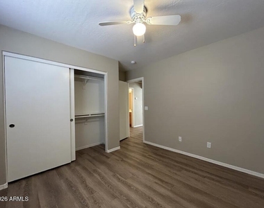 2122 S 114th Avenue - Photo Thumbnail 3
