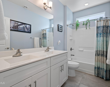 2319 W Darrow Street - Photo Thumbnail 20