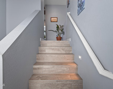 2319 W Darrow Street - Photo Thumbnail 17