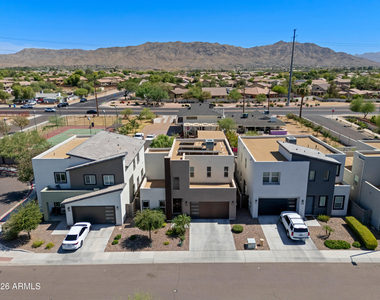 2319 W Darrow Street - Photo Thumbnail 28