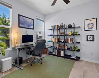 2319 W Darrow Street - Photo Thumbnail 11
