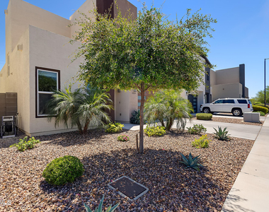 2319 W Darrow Street - Photo Thumbnail 1