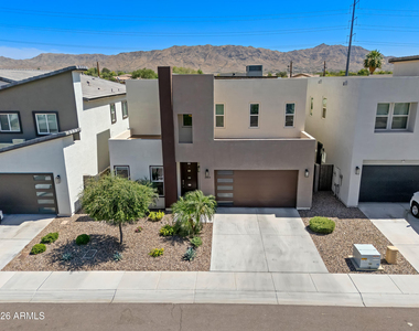 2319 W Darrow Street - Photo Thumbnail 27