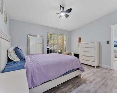 5380 Lakewood Circle S - Photo Thumbnail 16