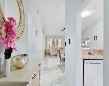 5380 Lakewood Circle S - Photo Thumbnail 10