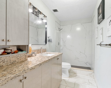 5380 Lakewood Circle S - Photo Thumbnail 19