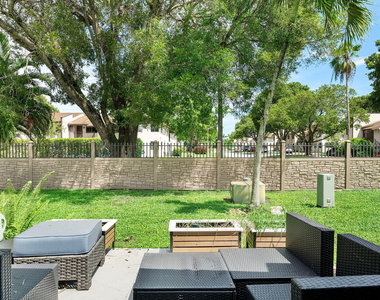 5380 Lakewood Circle S - Photo Thumbnail 24