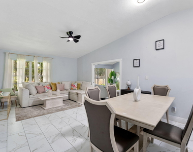 5380 Lakewood Circle S - Photo Thumbnail 4