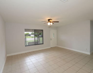 400 Sw Ruffner Court - Photo Thumbnail 1