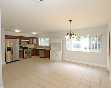 400 Sw Ruffner Court - Photo Thumbnail 16