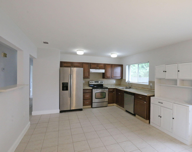 400 Sw Ruffner Court - Photo Thumbnail 15